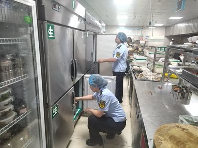 新疆库车市市场监督管理局 坚决落实“两个责任” 筑牢食品安全底线